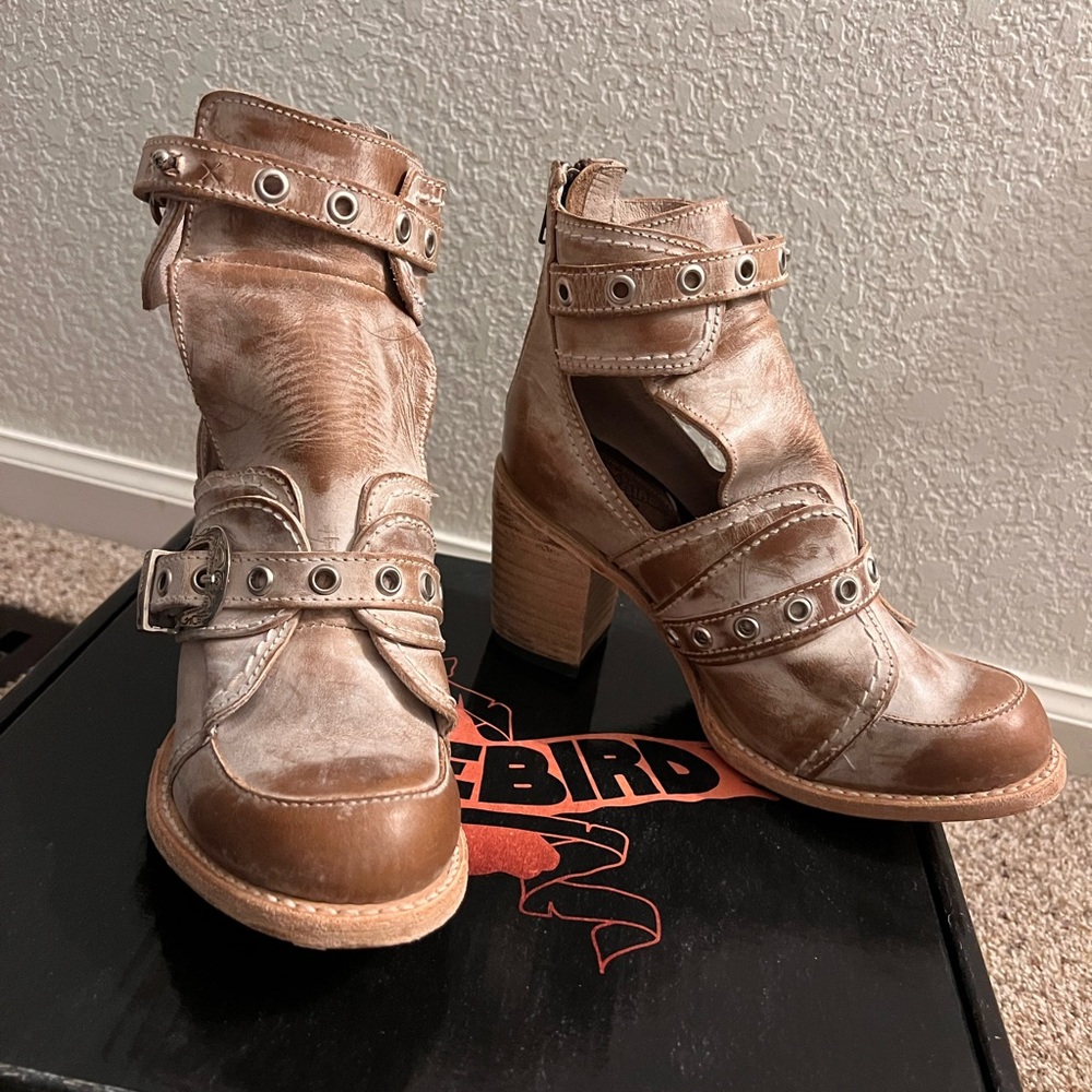 Freebird Sonoma Taupe